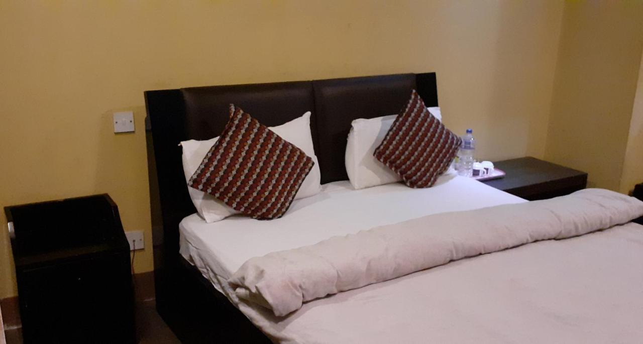 Готель Ambience House Lalitpur Екстер'єр фото
